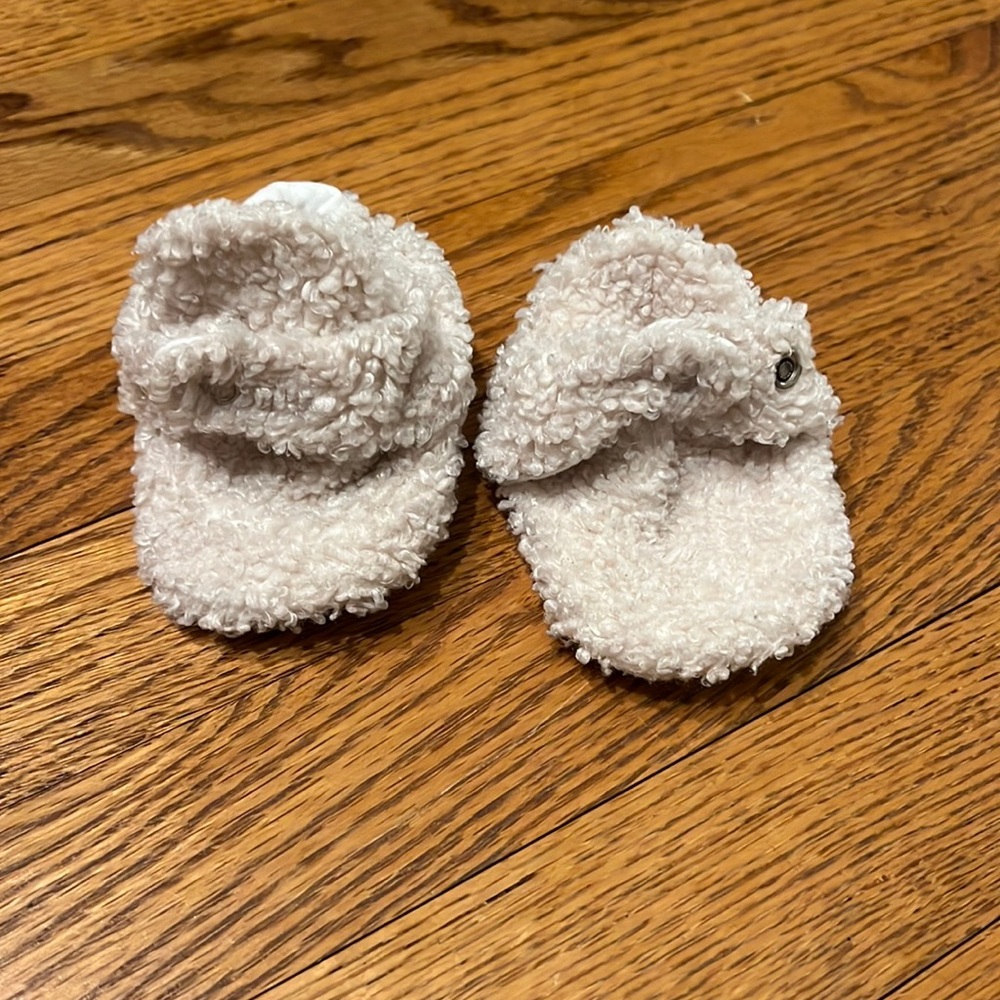 10little Sherpa booties 0-3 months.